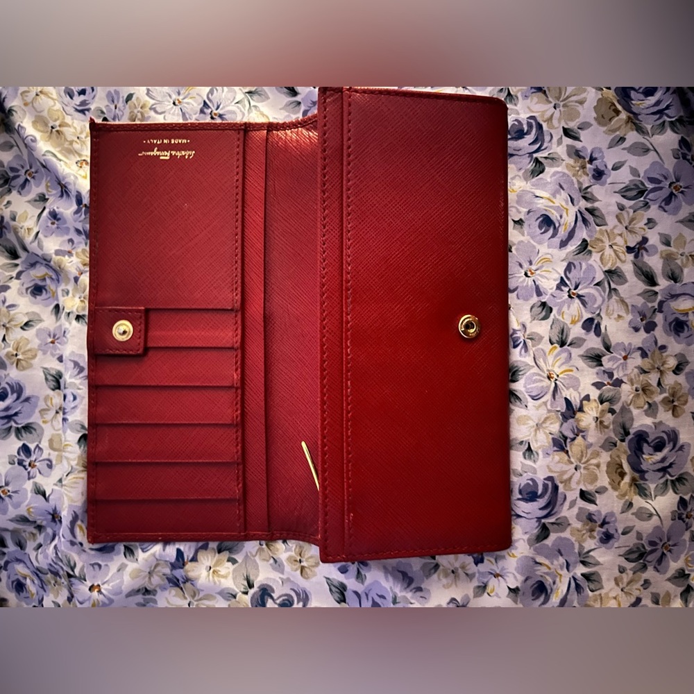 Salvatore Ferragamo Burgundy Wallet with Gold Accent - Picture 2 of 9